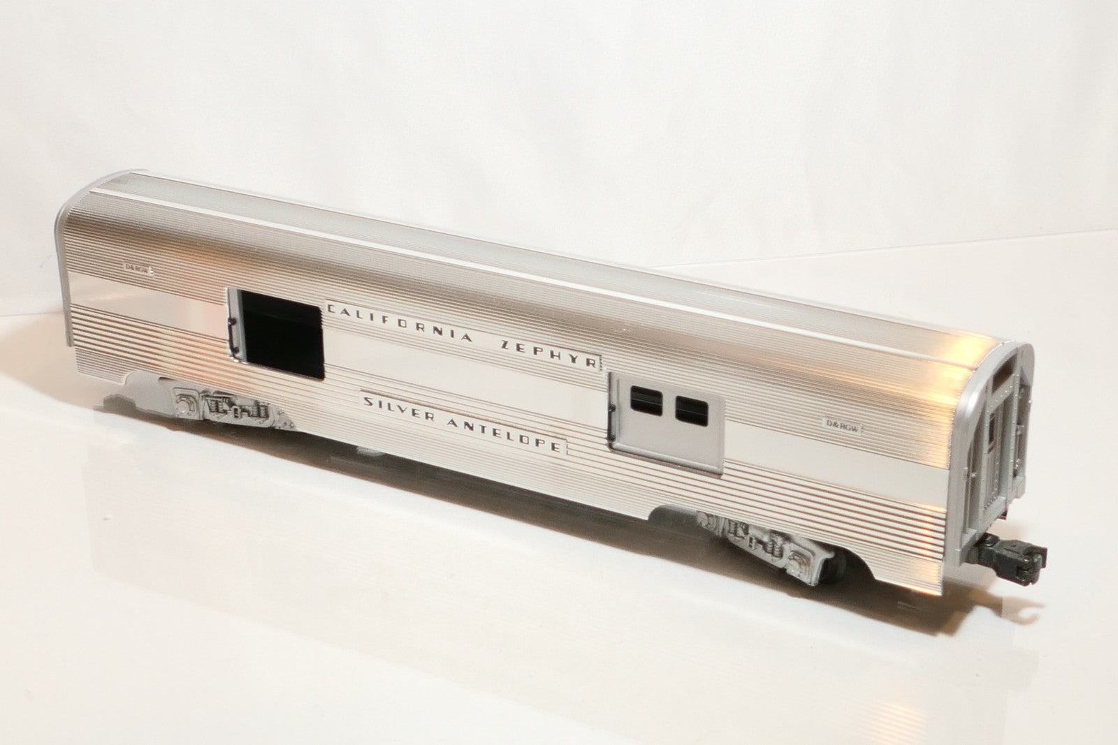 Lionel 19122 - O Scale California Zephyr Baggage Denver & Rio Grande Western0