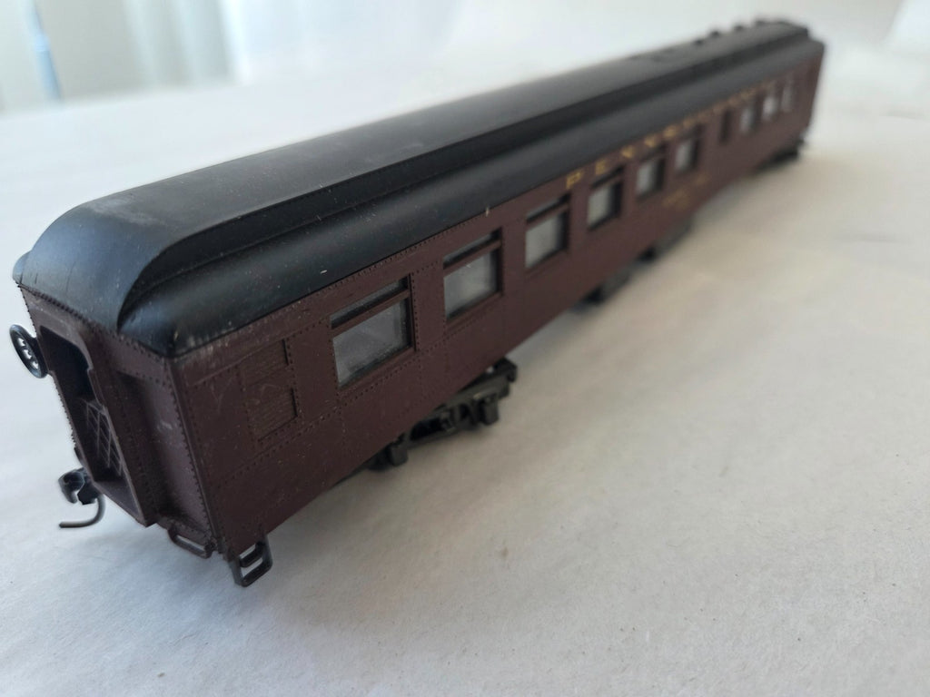 Associated Hobby #6373 HO Scale Passenger Car "Dining Car W/ Interior & Lights"4