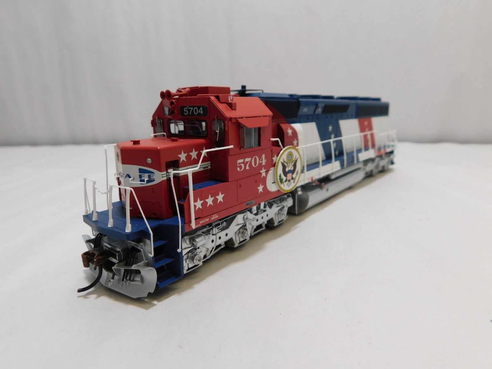 Athearn ATHG86201 HO Scale SD45-2 Locomotive, DCC+Sound, SF Bicentennial #57044