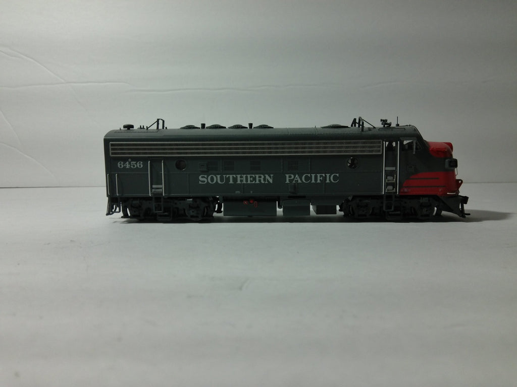 Walthers 920-42530 HO Scale EMD FP7 Locomotive, DCC&Sound SP #64561