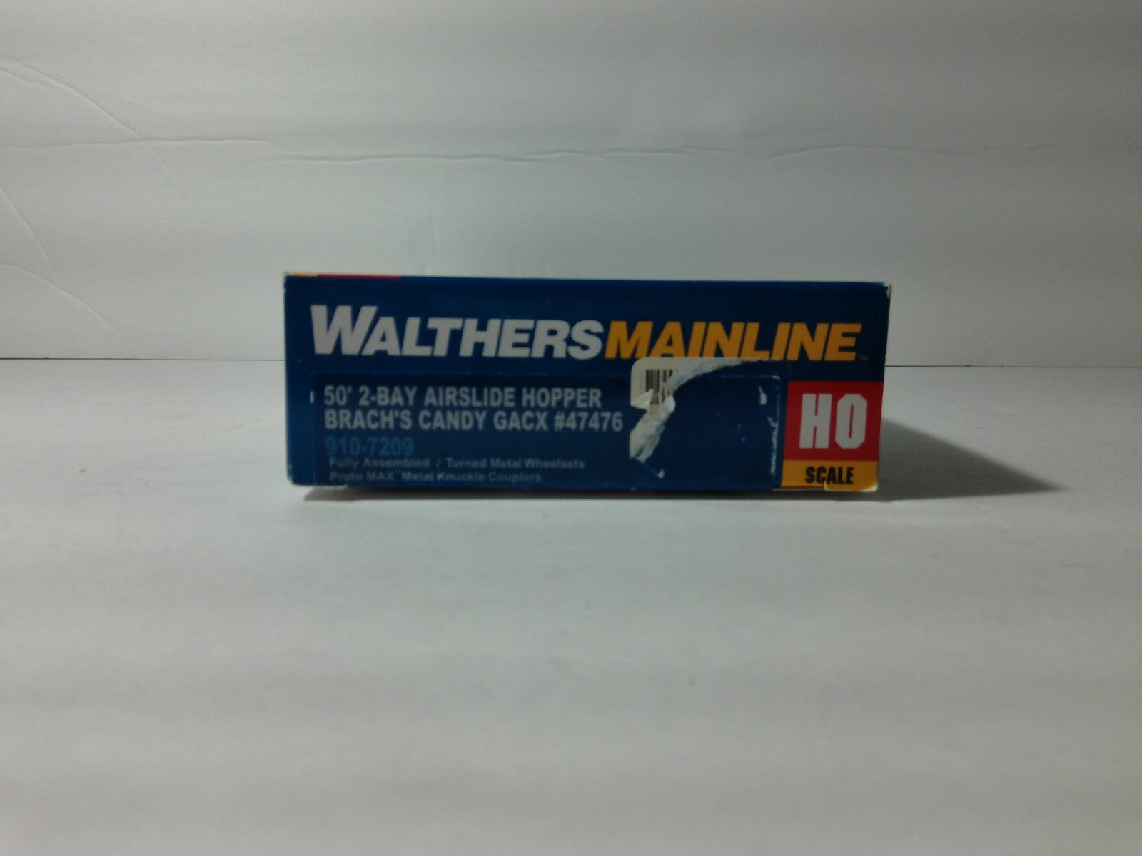 Walthers 910-7209 HO Scale 50' 2-Bay Airslide Hopper Brach's Candy GACX #474763
