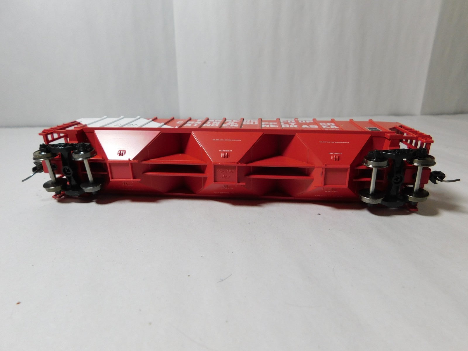 Atlas 20-006-650 HO Scale Thrall 4750 Covered Hopper, TCAX #600735