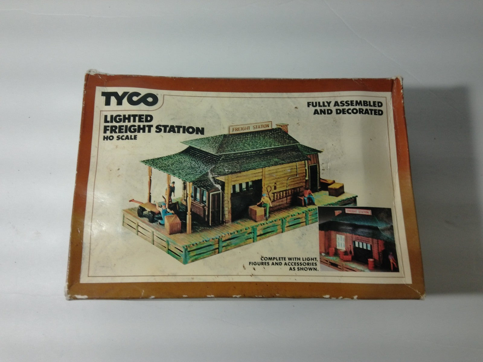 Tyco 906 HO Scale Lighted Freight Station Fully Assembled And Decorated0