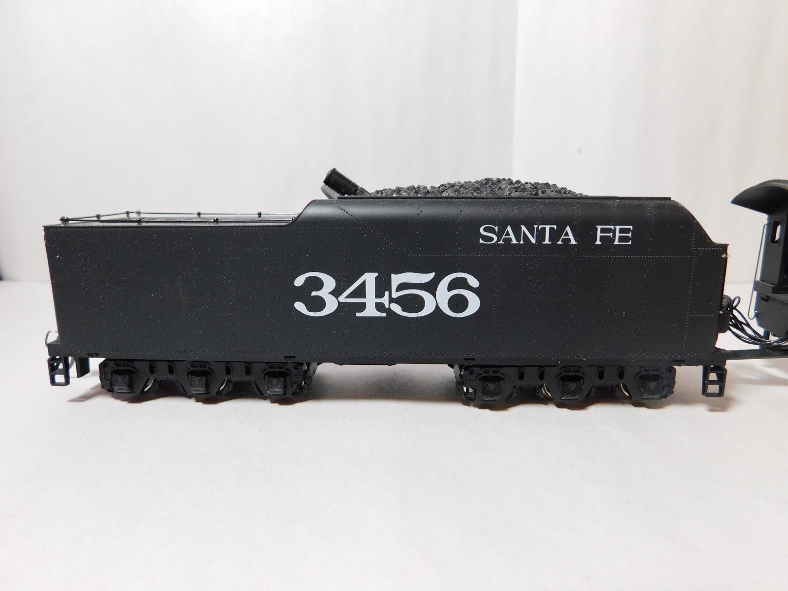 IHC Mehano 23000 HO Scale 4-6-4 Hudson Locomotive and Tender, ATSF #34564