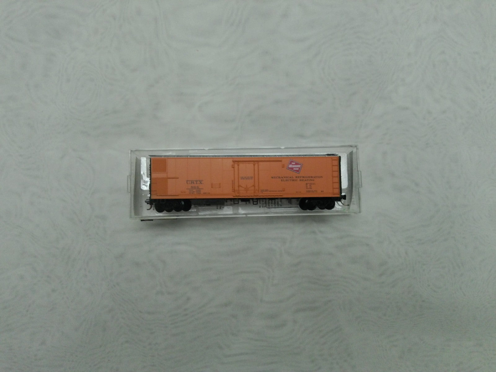 Mirco Trains 69060 N Scale Reefer Milw Road1