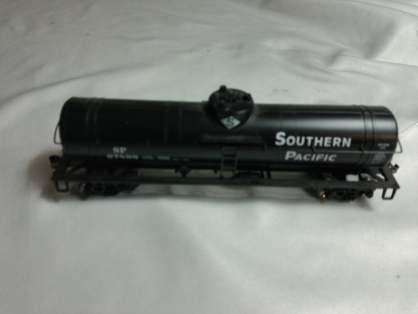 Bachmann HO Scale Southern Pacific Tank Car SP #67899 - No Box - Used3