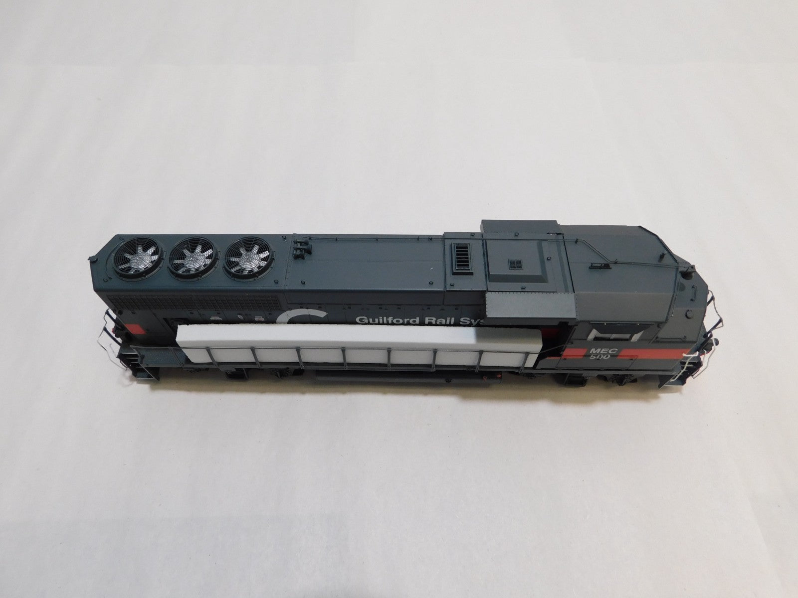 Athearn G40888 HO Scale Diesel Locomotive, DCC+Sound, Guilford Rail System #5007