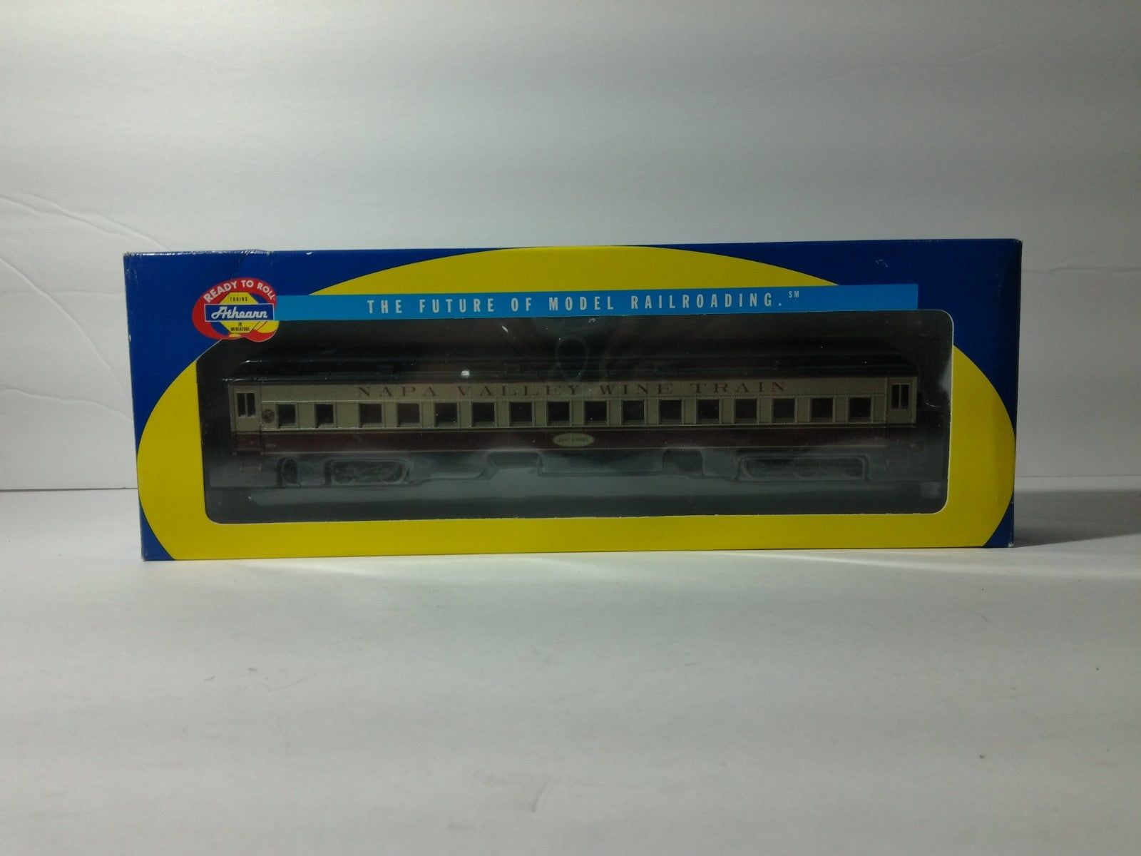 Athearn 8502 HO Scale Napa Valley RR Coach Car Zinfandel #10142