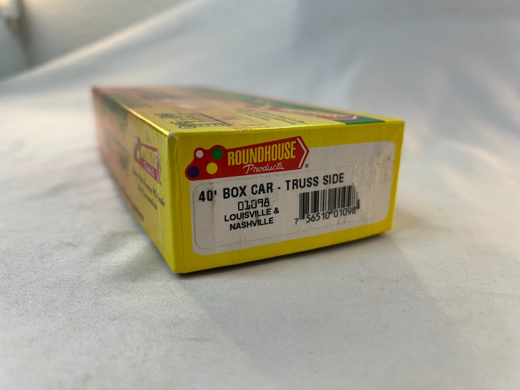 Roundhouse 01098 HO Scale 40' Truss-Side Box Car Kit BUILT, L & N #131251