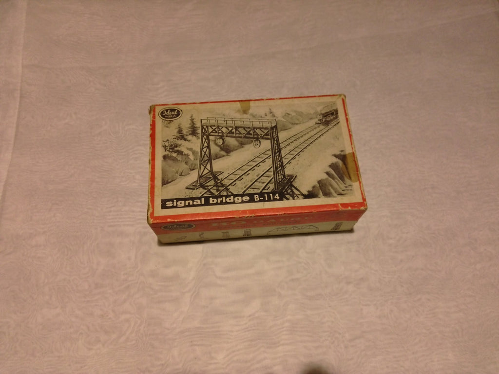 Ideal Models B-114 HO Scale Signal Bridge0