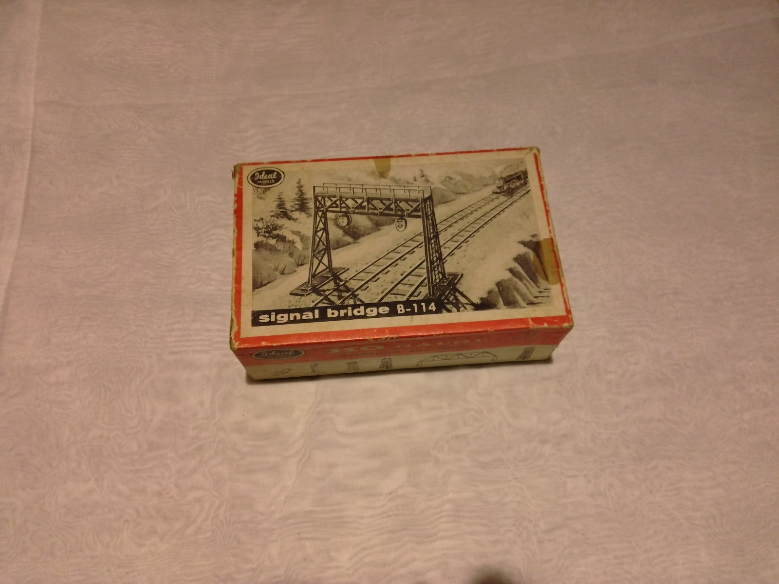 Ideal Models B-114 HO Scale Signal Bridge0