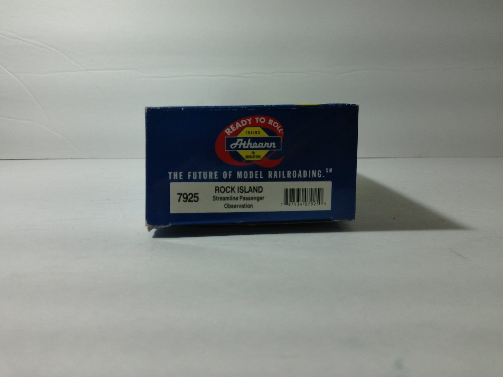 Athearn 7925 HO Scale Rock Island Streamline Passenger Observation 3