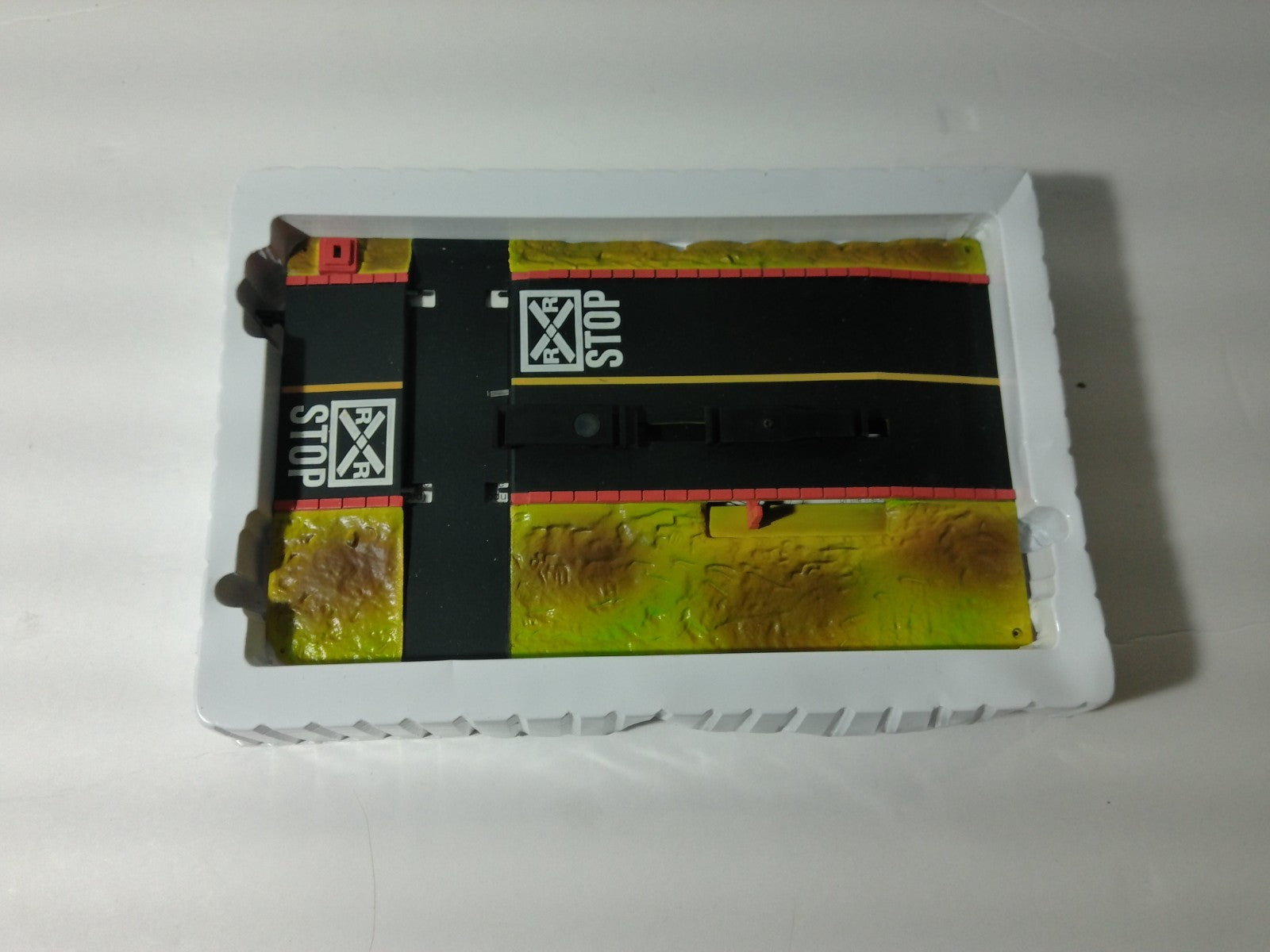 Bachmann 46-1201 HO Scale Disaster Crossing1
