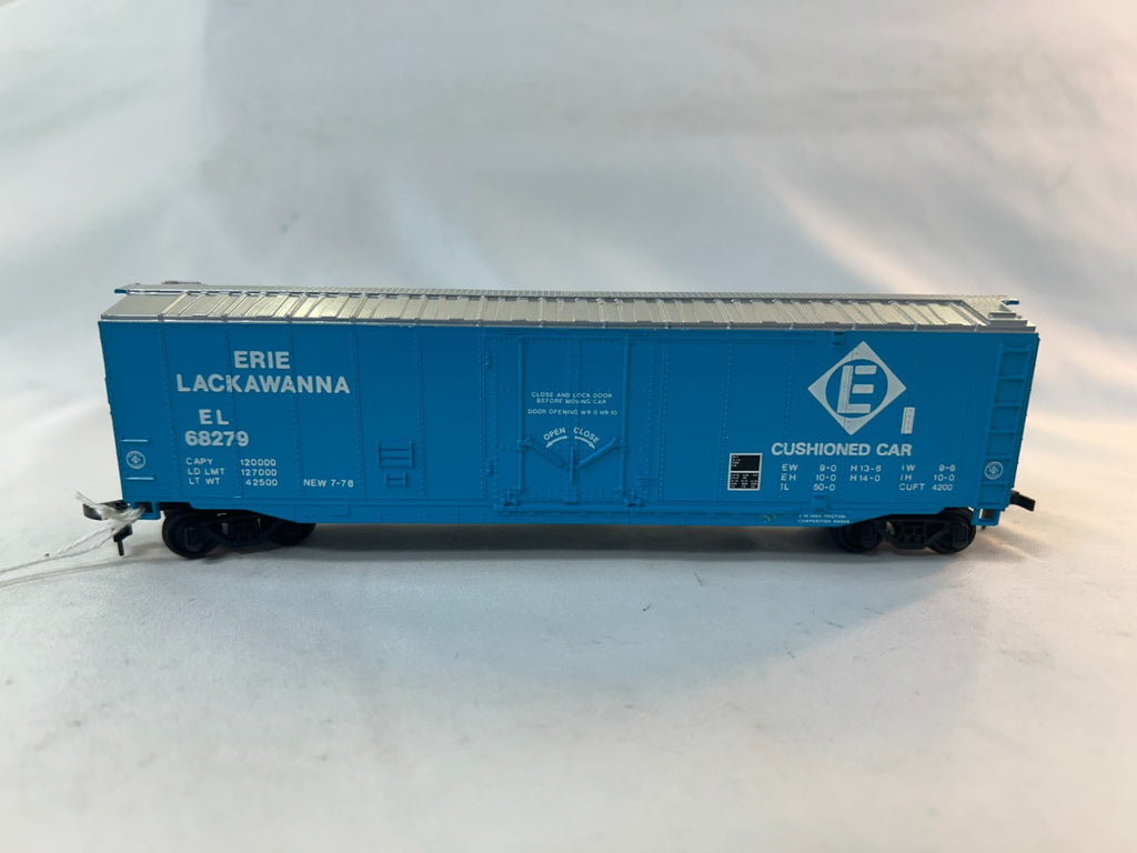Bachmann 43-1010-G4 HO Scale 51' Steel Plug Door Box Car, Erie Lackawanna #68270