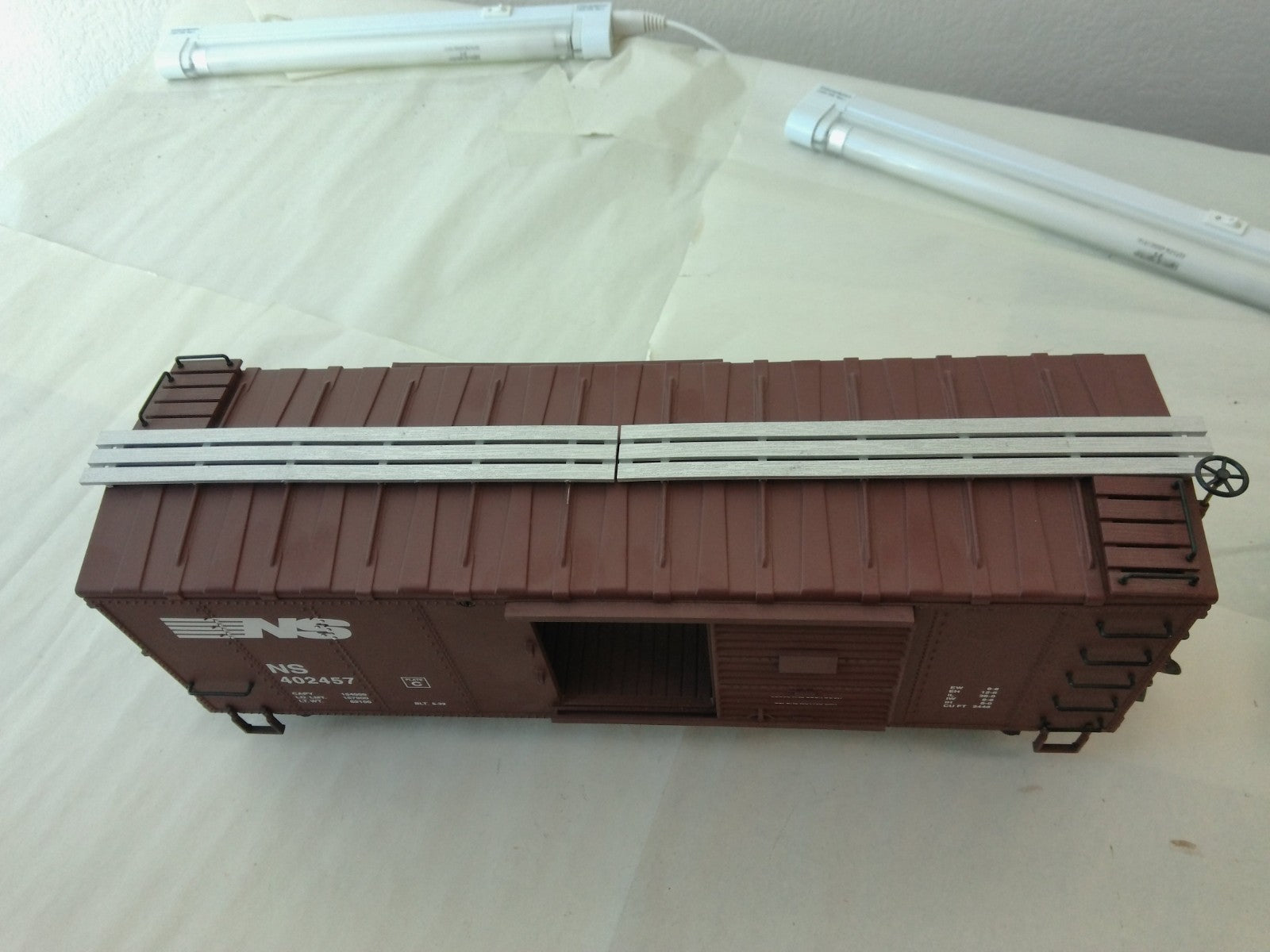 USA Trains R19103A G Scale Steel Box Car Norfolk Southern #4024674