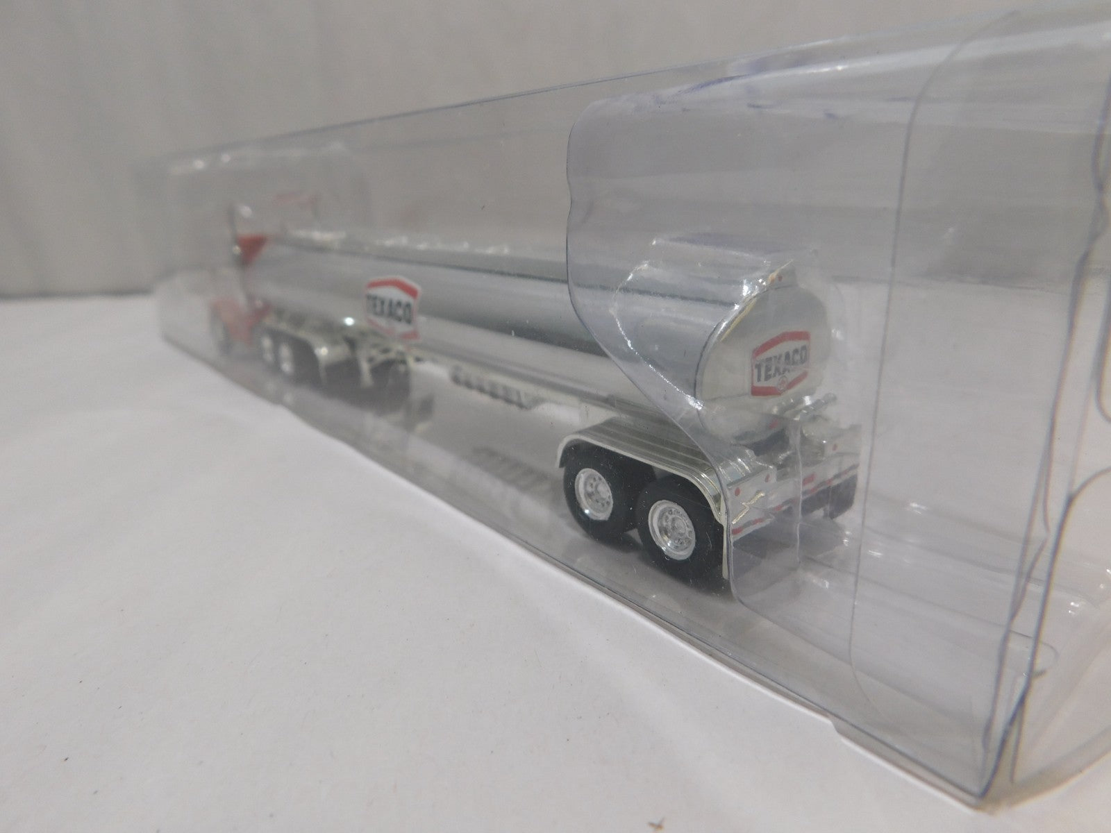Tonkin Replicas SP139 HO Scale Kenworth T660 Truck w/ Heil Tanker, Texaco4