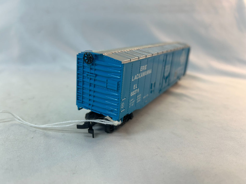 Bachmann 43-1010-G4 HO Scale 51' Steel Plug Door Box Car, Erie Lackawanna #68271