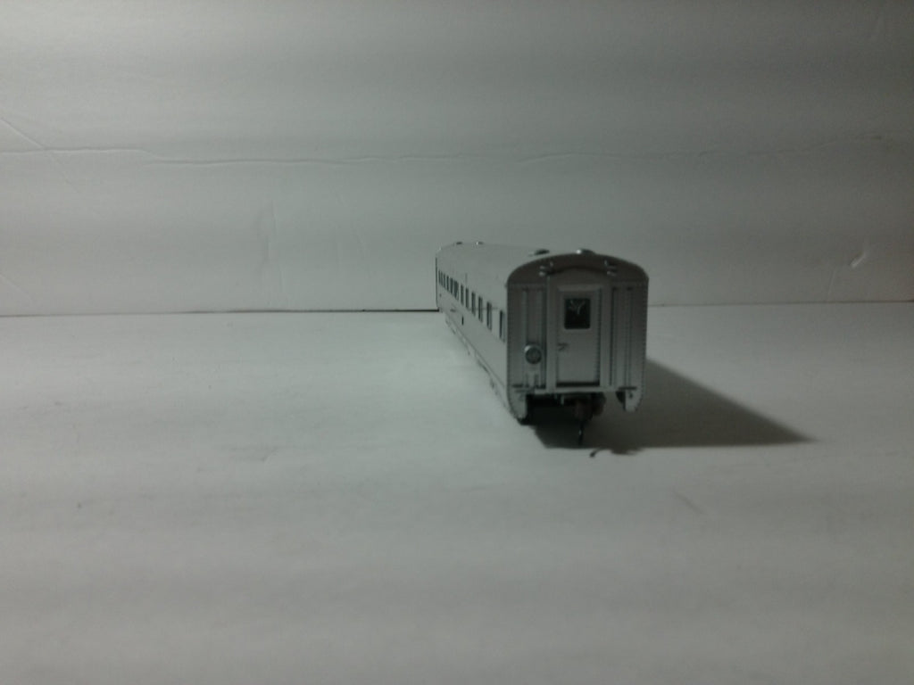 Athearn 7922 HO Scale Rock Island Streamline Passenger Diner4