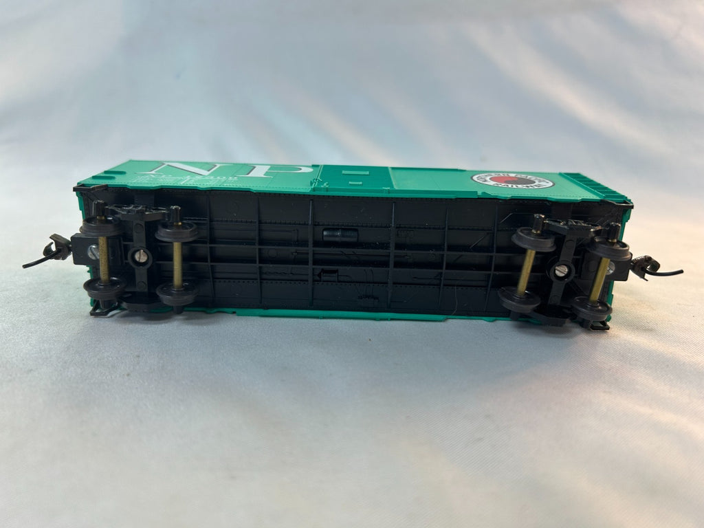 Roundhouse Products 20415 HO Scale R-T-R AAR Single Door Boxcar, NP #423094