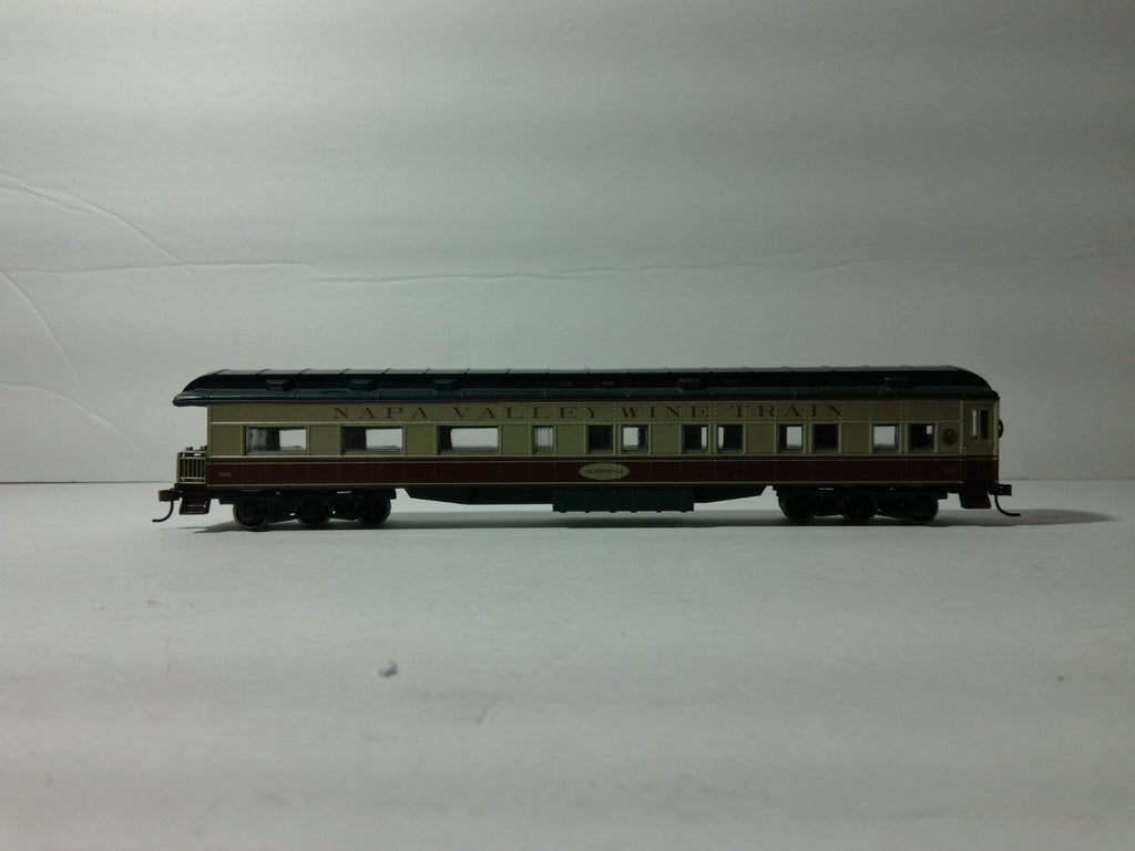 Athearn 8505 HO Scale Napa Valley Observation Car Chardonnay #10180