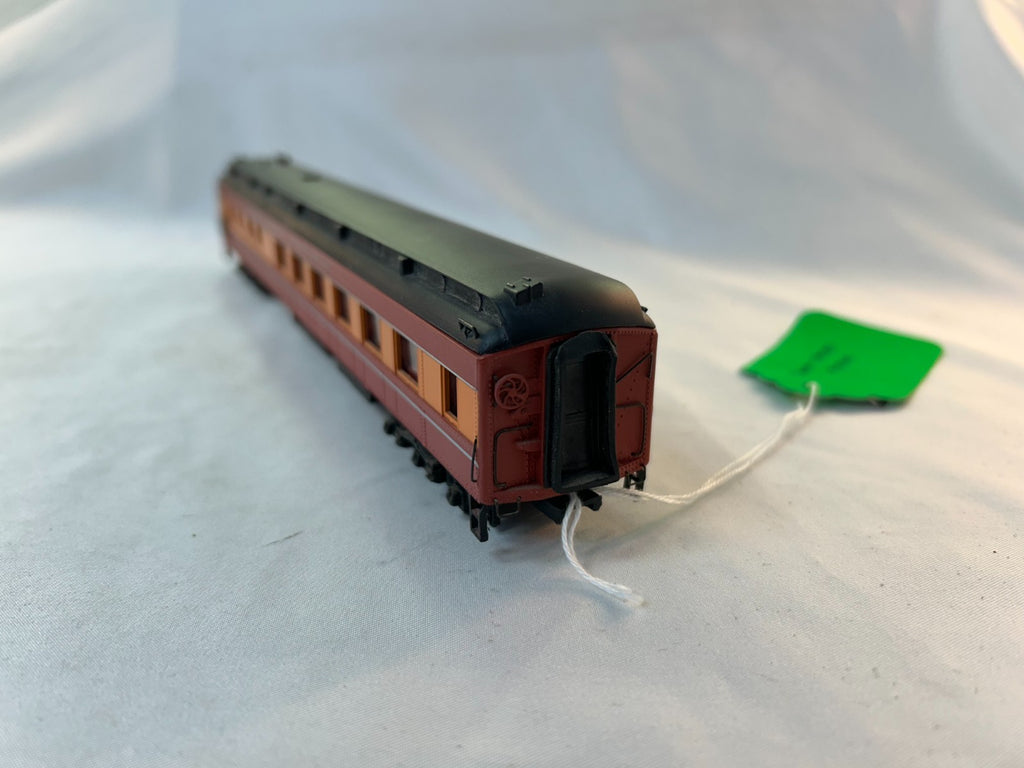 Bachmann Spectrum 89134 HO Scale Passenger Car, Southern Pacific Daylight #102012