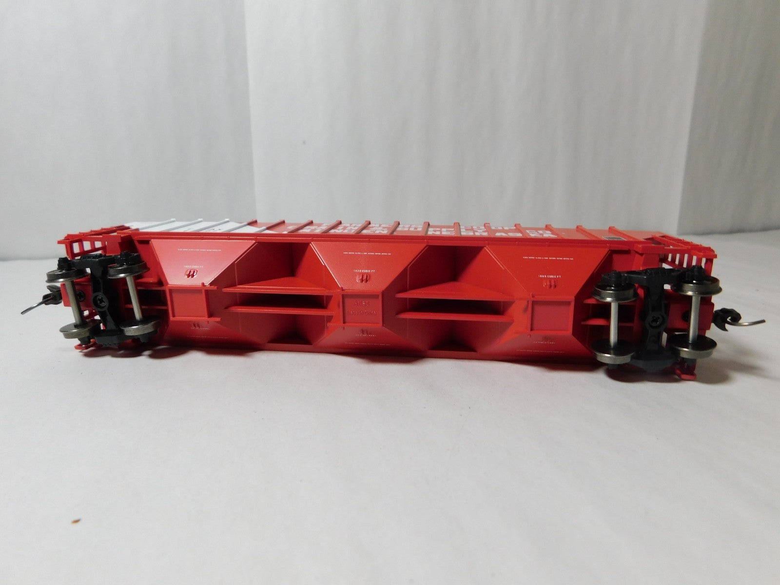 Atlas 20-006-652 HO Scale Thrall 4750 Covered Hopper, TCAX #600785