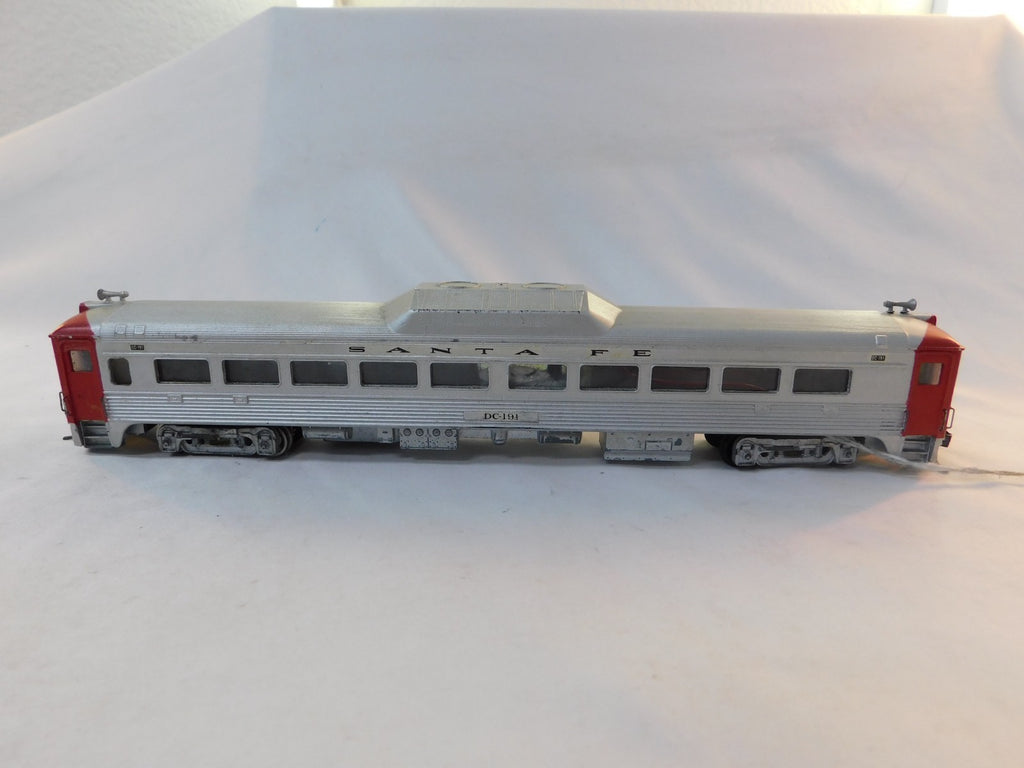 Athearn DC-191 HO Scale Locomotive, Santa Fe Coach0