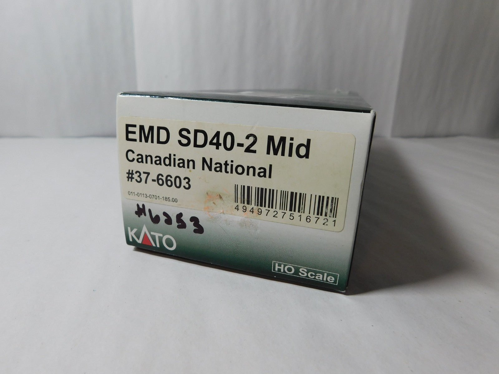Kato 37-6603 HO Scale EMD SD40-2 Mid Locomotive, DCC+Sound, CN #62532