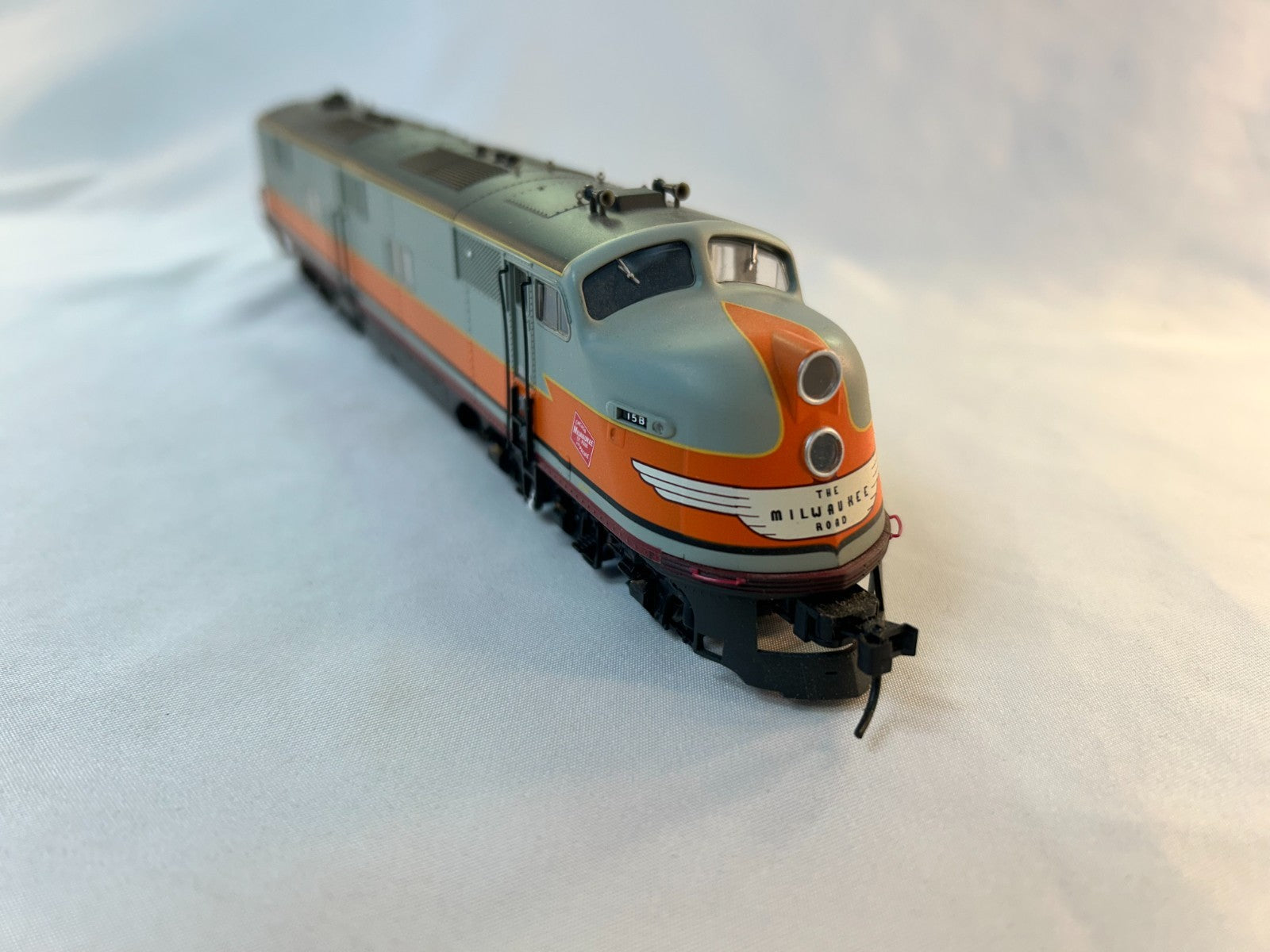 Life-Like Proto 2000 Series 23231 EMD E6 Locomotive, MILW #15B *FREE SHIPPING*6
