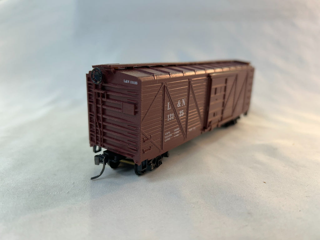 Roundhouse 01098 HO Scale 40' Truss-Side Box Car Kit BUILT, L & N #131253
