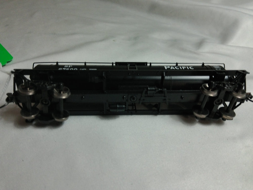 Bachmann HO Scale Southern Pacific Tank Car SP #67899 - No Box - Used2
