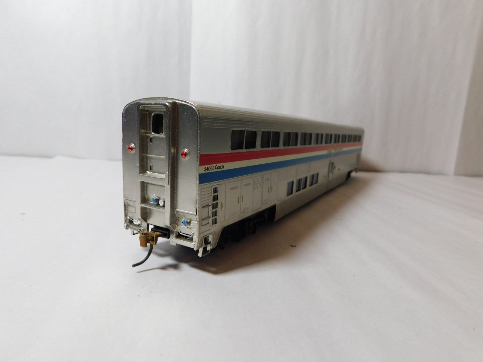 PFM Samhongsa PH III C HO Scale Amtrak Superliner, Coach #34063 BRASS3