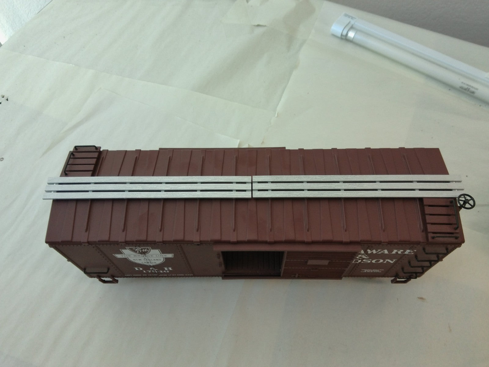 USA Trains R19107B G Scale Steel Box Car Delaware & Hudson #179464