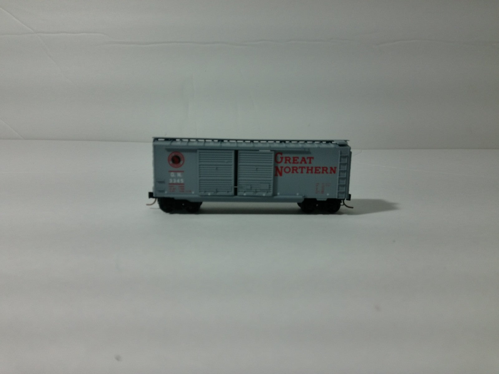 Micro Trains 23180 N Scale Boxcar Great Nothern #33450