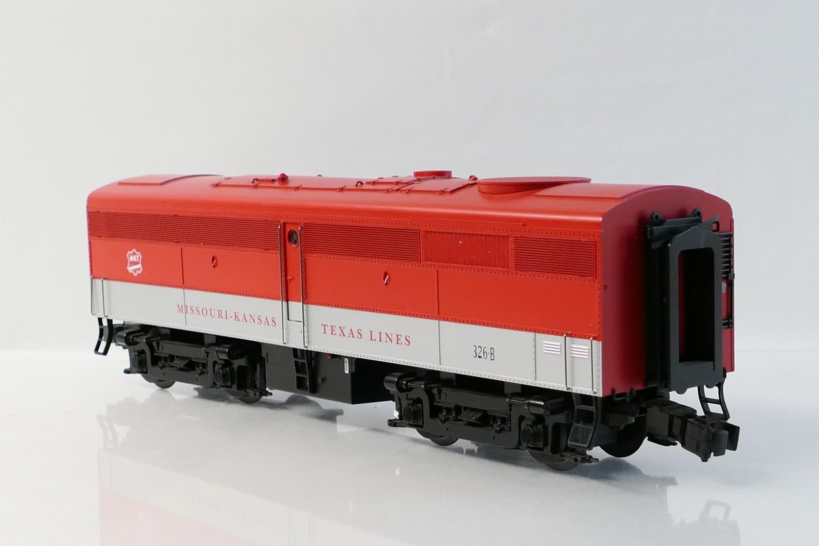Lionel 38182 O MKT Scale FA (Non powered) FB Locomotive Set MKT8