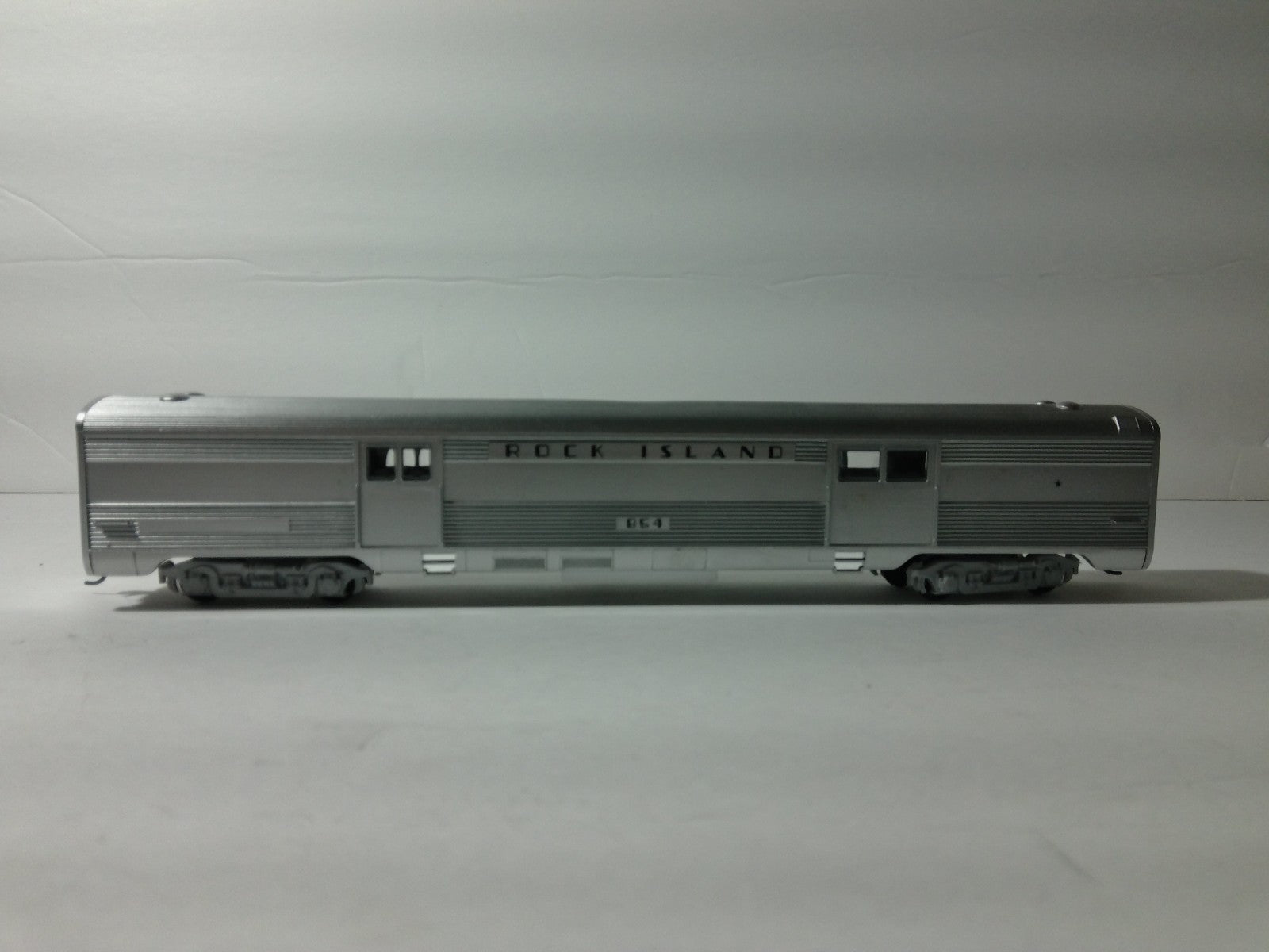 Athearn 7924 HO Scale Rock Island Streamline Passenger Coach #3011