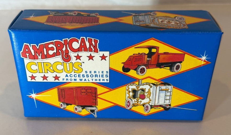 Walthers 933-1368 - The Great Circus Train Stake & Chain Wagon1