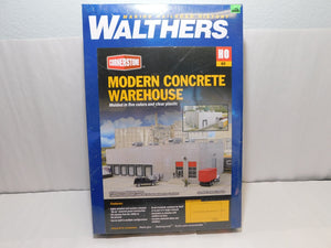 Walthers Cornerstone 933-4067 HO Scale Structure Kit, Modern Concrete Warehouse