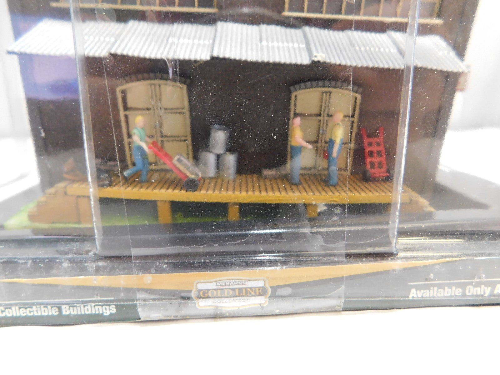Menards Gold Line Collection 279-5143 HO Scale Sprecher Brewery 1