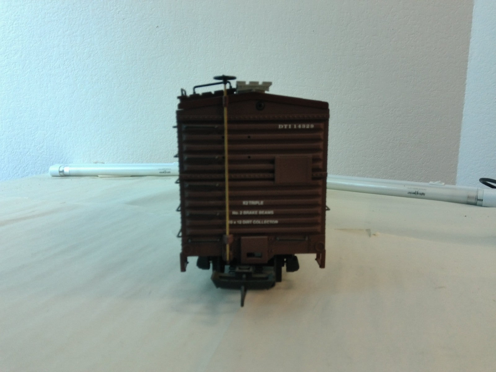 USA Trains R19111B G Scale Steel Box Car DT&I #143295
