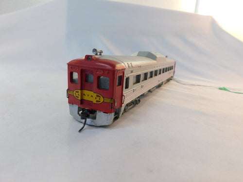 Athearn DC-191 HO Scale Locomotive, Santa Fe Coach1