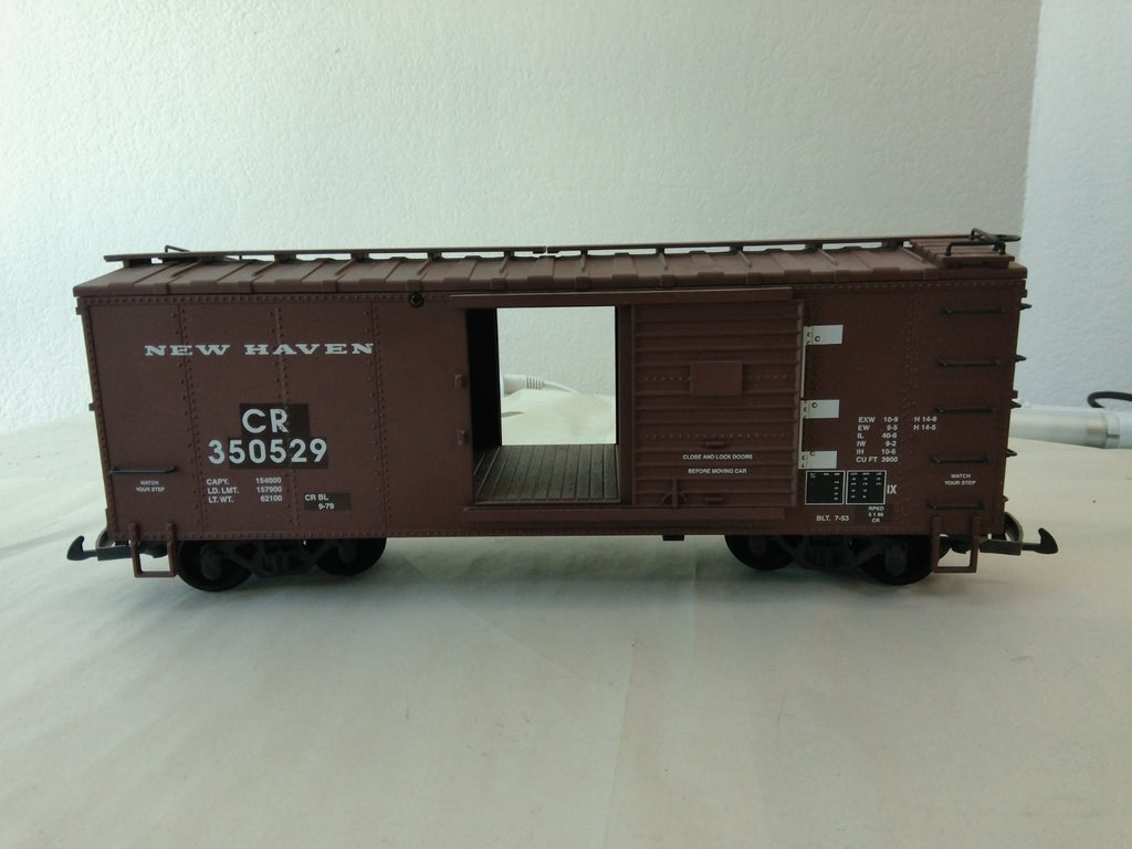 USA Trains R19090C G Scale Street Box Car CR/NH #3505291
