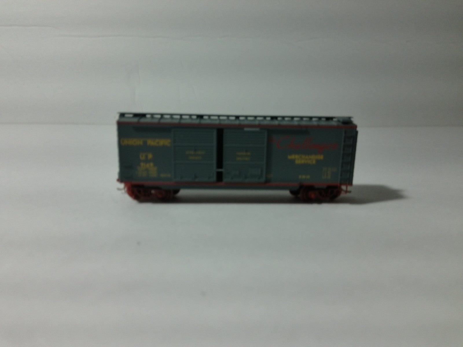 Micro Trains 23230 N Scale Boxcar Union Pacific Challenger #91491