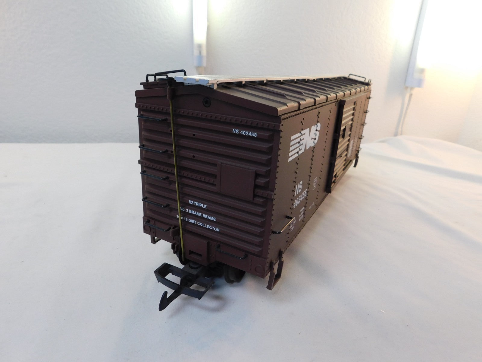 USA Trains R19103B G Scale Steel Box Car Norfolk Southern #4024584