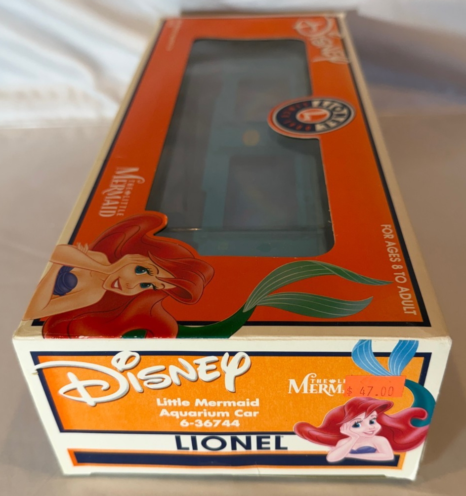 Lionel 36744 - O Scale Disney Little Mermaid Aquarium Car5