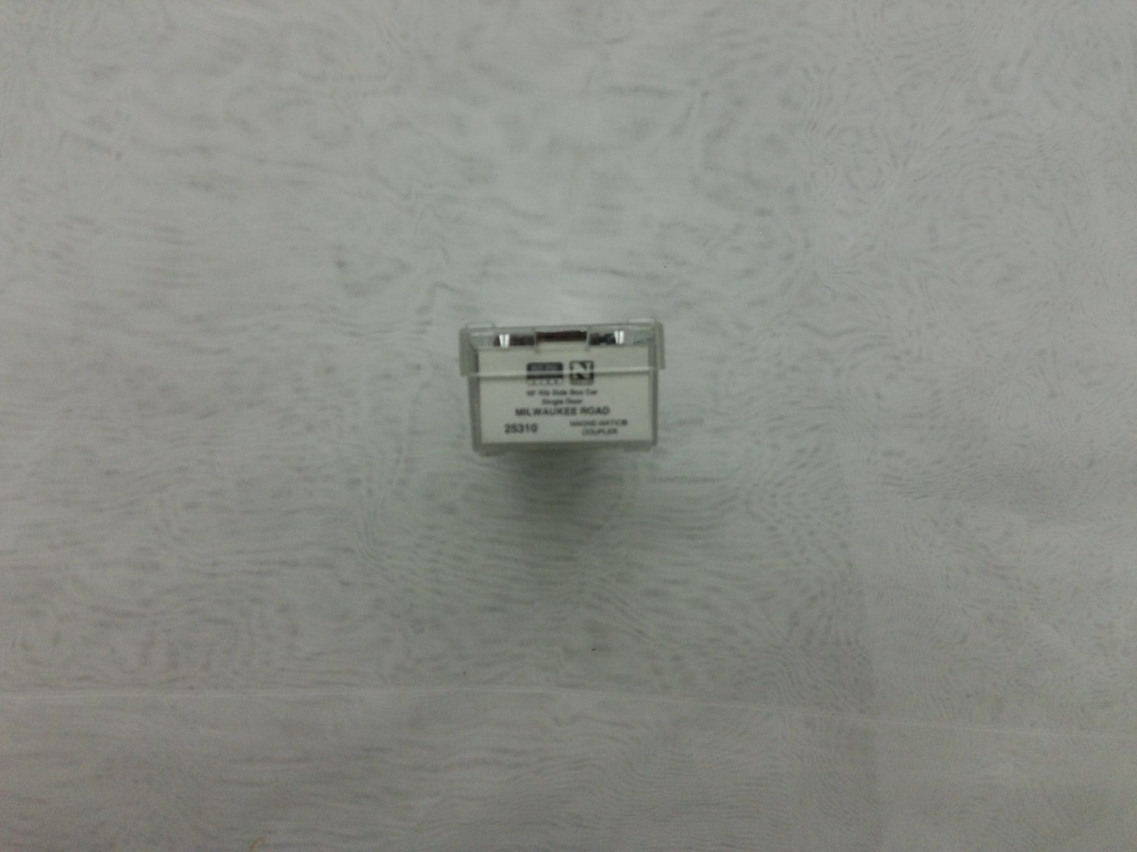 Micro Trains 25310 N Scale Box Car Milwaukee Road 2