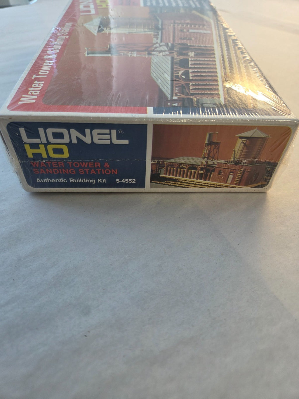 Lionel HO Scale #75-4552-200 "Water Tower And Sanding Structure" Building Kit1