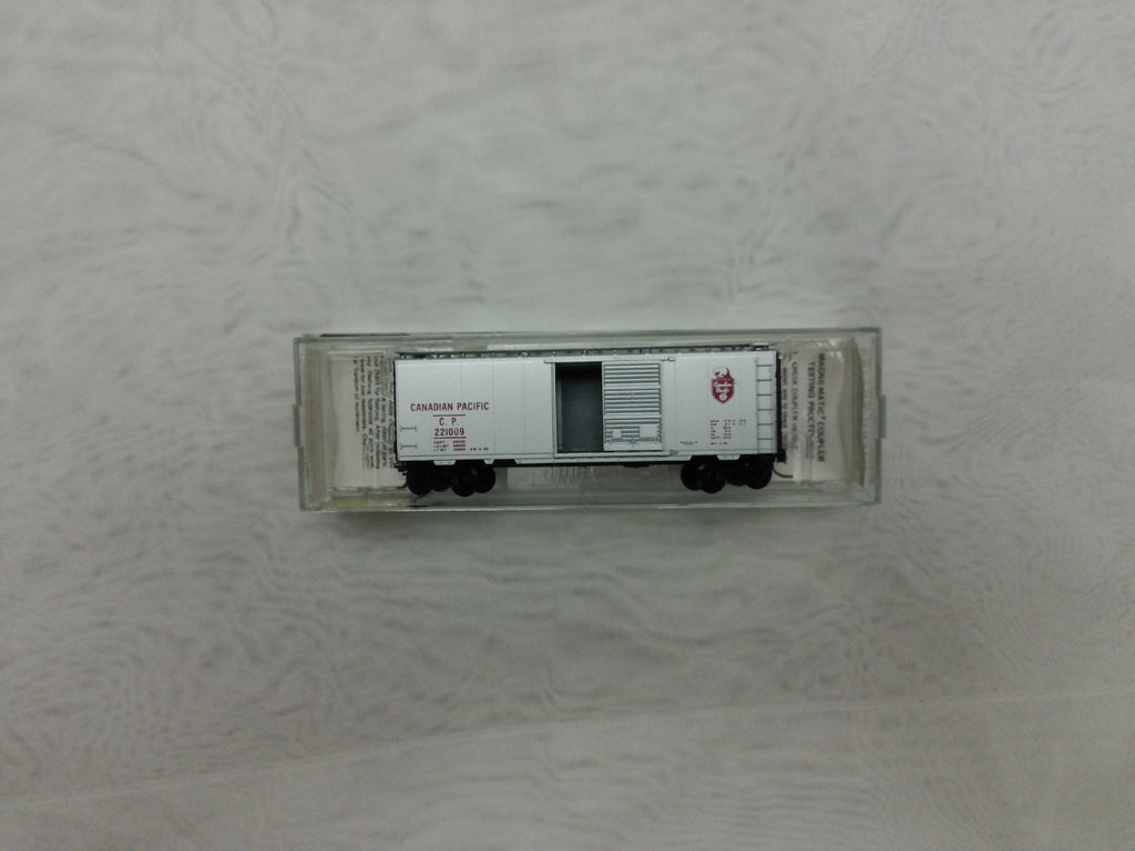 Micro Trains 20890 N Scale Box Car Canadian Pacific1