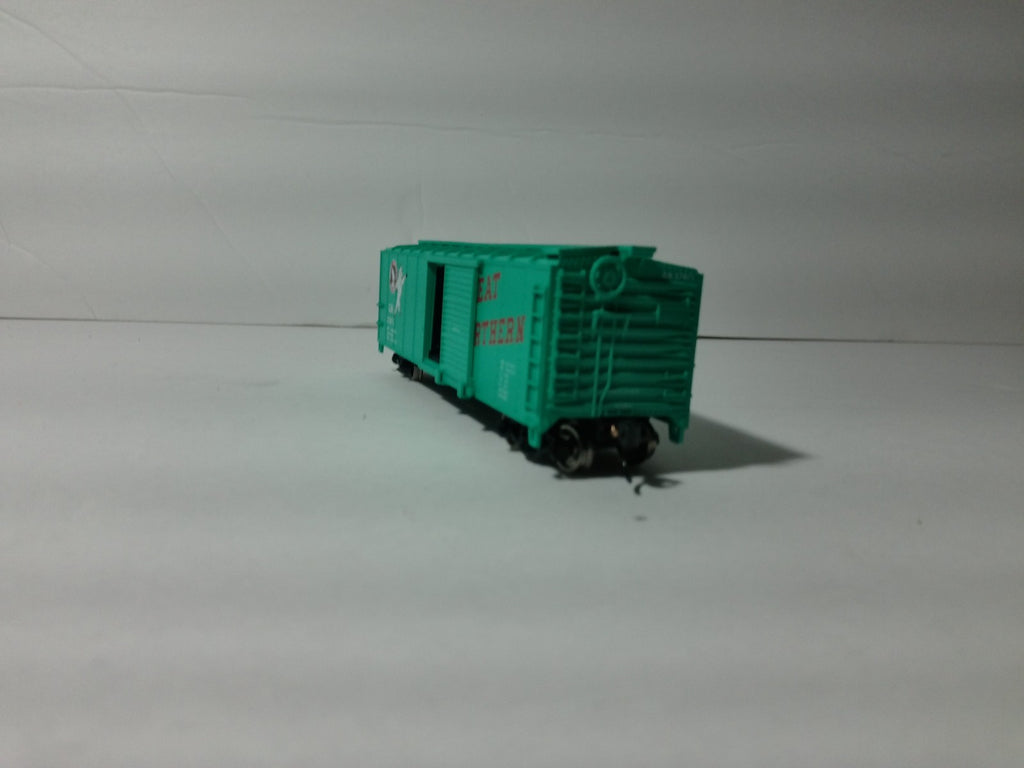 Walthers 910-1506 HO Scale Steel Boxcar W Dreadnaught Ends Great Northern #274715