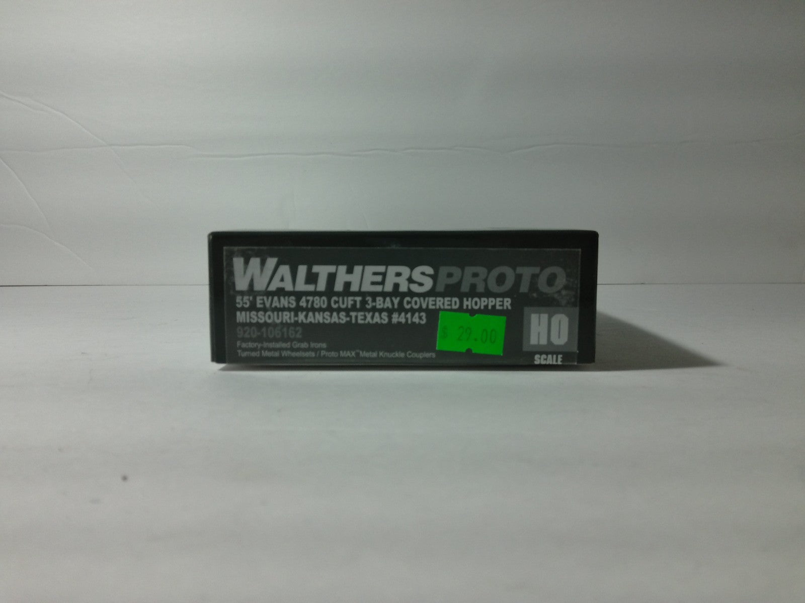 Walthers 920-106162 HO Scale 55' Evans 4780 CUFT 3-Bay Covered Hopper MKT #41433